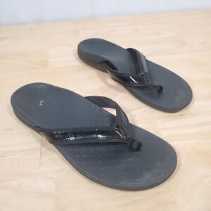 Vionic Tide II Sandals Women's Sz 11 EU 43 Black Thong Flip Flop Patent Shiny